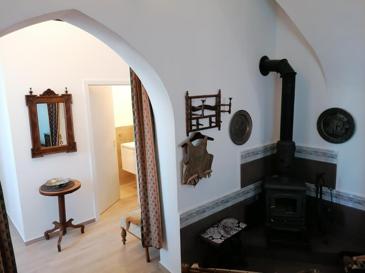 Gothic House Apartments クレムニツァ エクステリア 写真