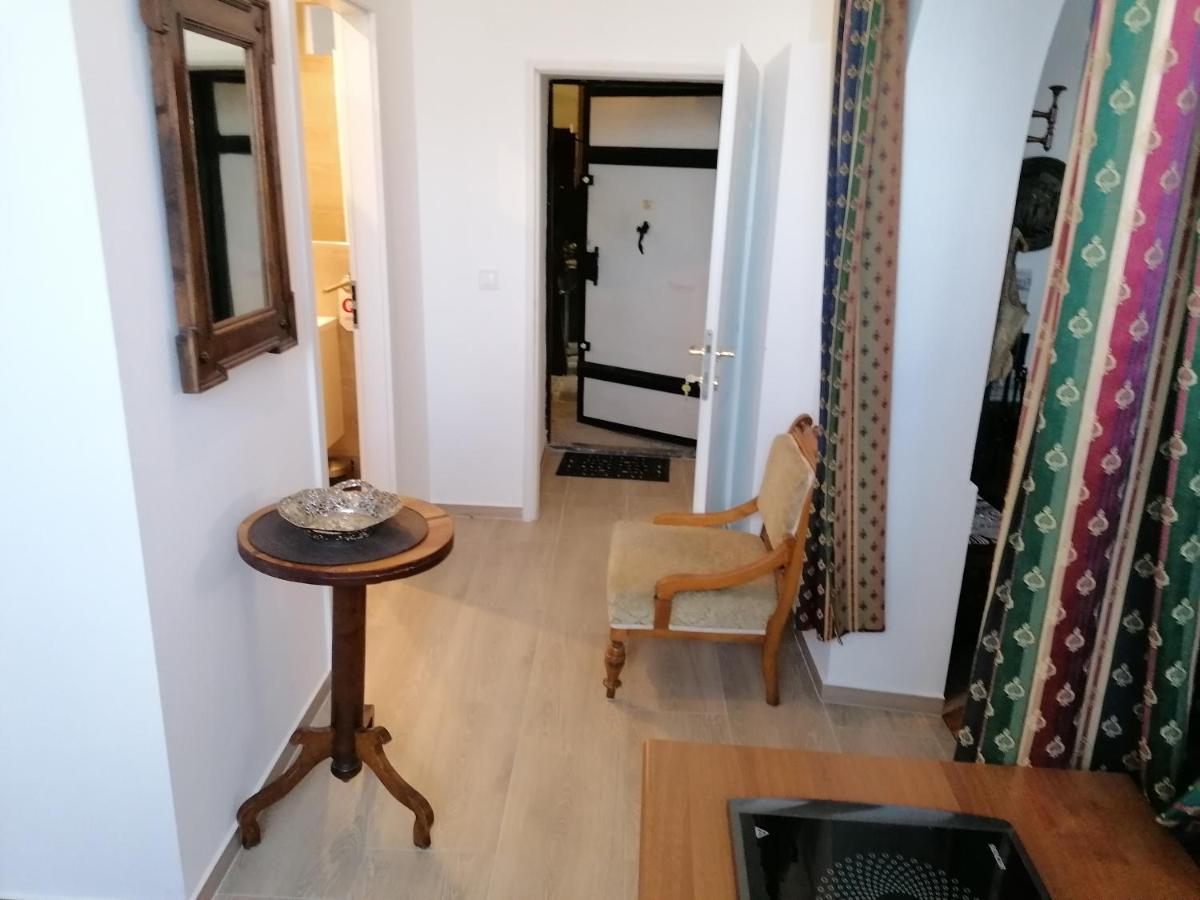 Gothic House Apartments クレムニツァ エクステリア 写真