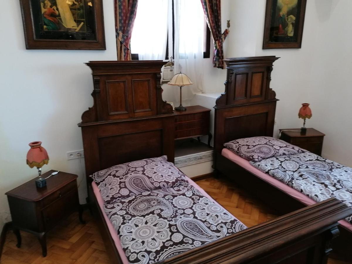 Gothic House Apartments クレムニツァ エクステリア 写真