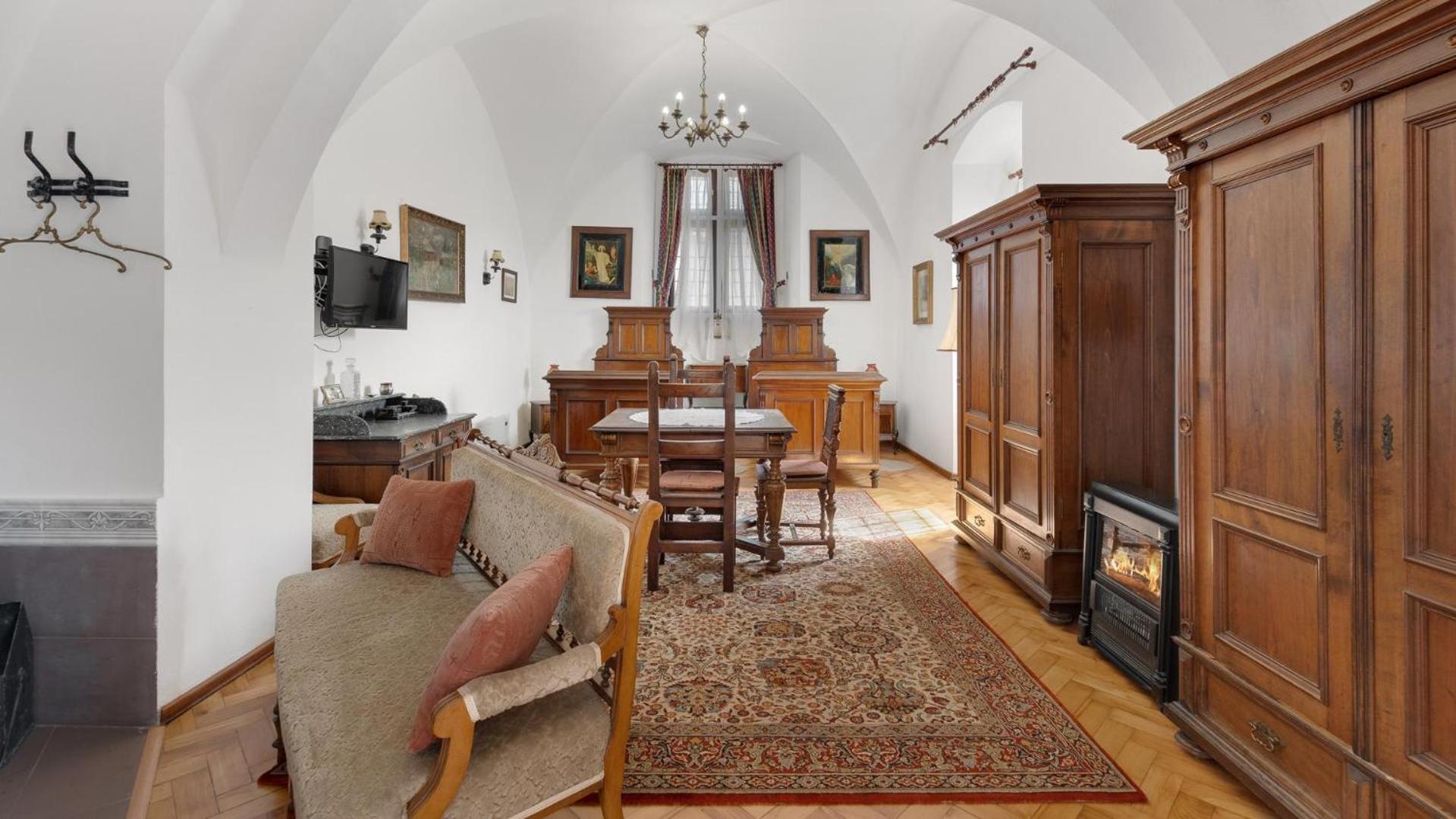 Gothic House Apartments クレムニツァ エクステリア 写真
