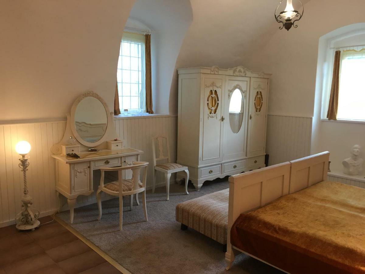 Gothic House Apartments クレムニツァ エクステリア 写真